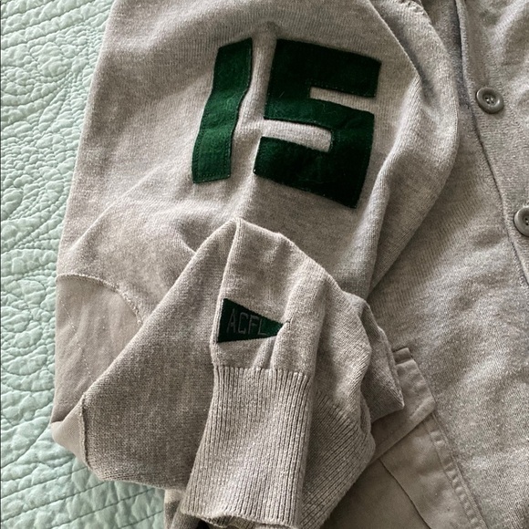 Green and Gray Cardigan Sweater with Textured Fabric - Picture 6 of 7